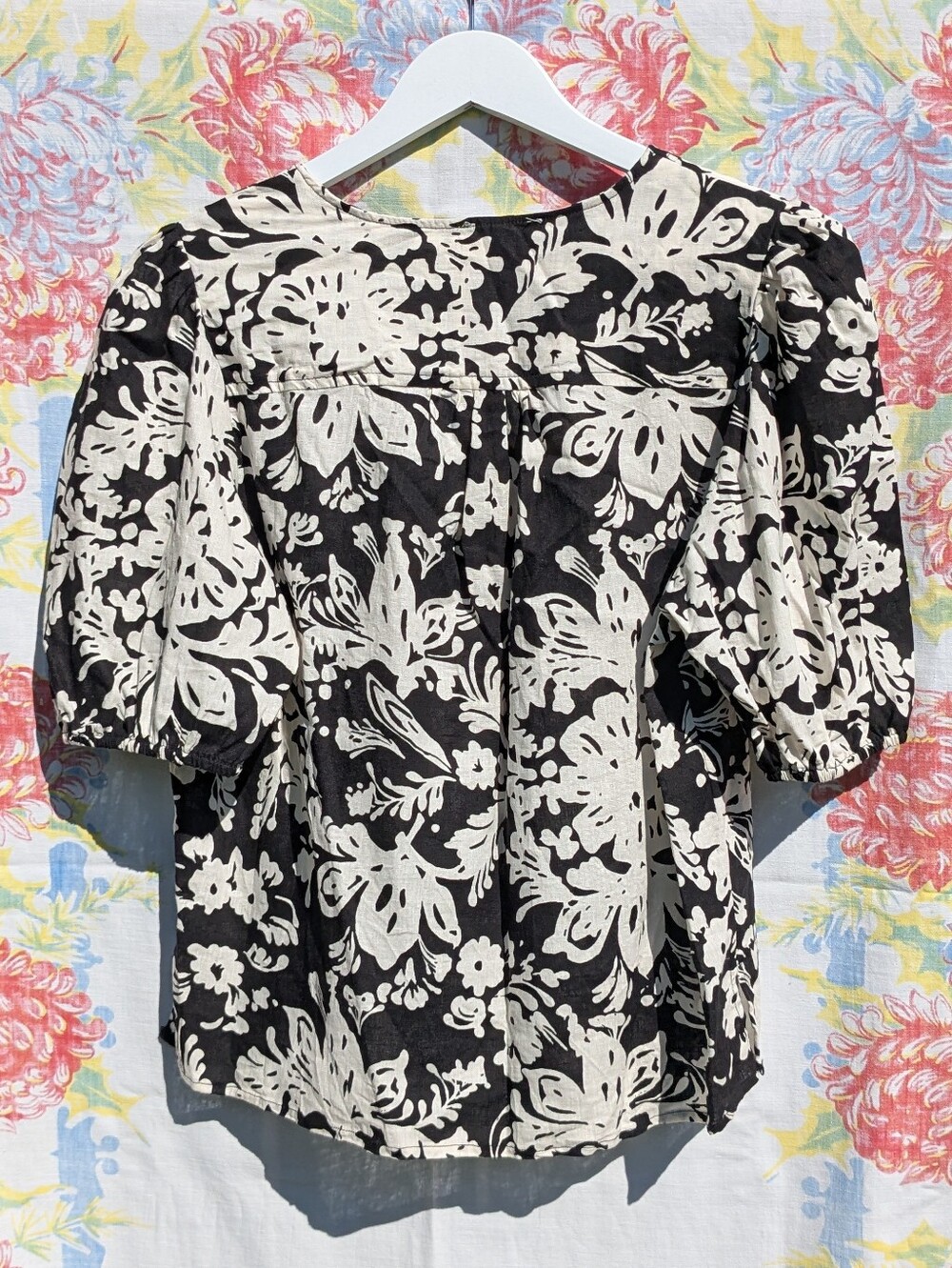 Christian Siriano Large Linen/Rayon Cropped Floral Black and White Top - Picture 2 of 8